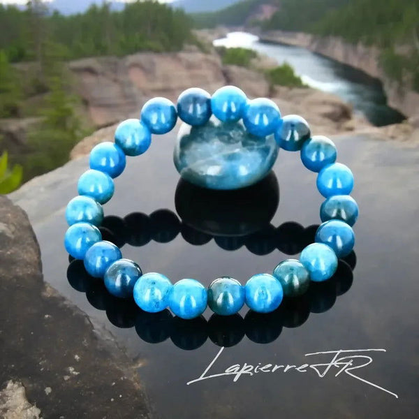 Bracelet pierre naturelle en Apatite Bleue véritable, bijou de lithothérapie bleu pour la clarté mentale, la motivation et la communication. Bracelet sur mesure pour femme et homme – La Pierre FR.