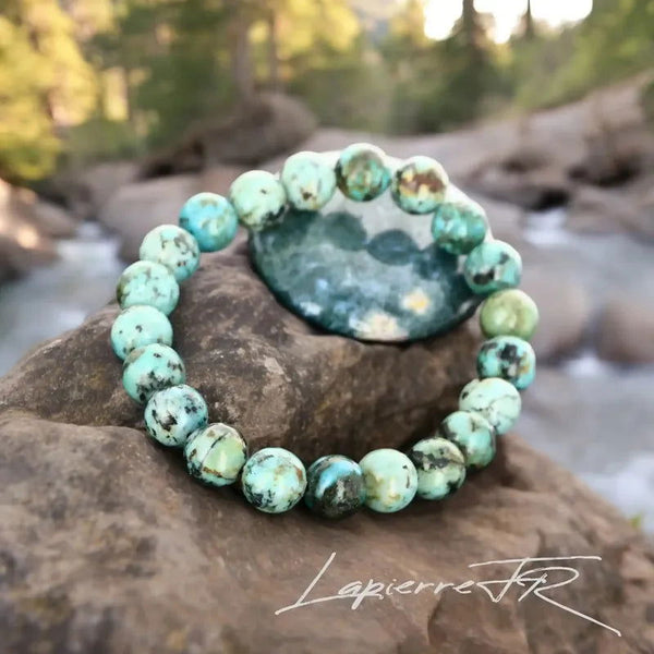 Bracelet pierre naturelle en Turquoise Africaine véritable, bijou de lithothérapie vert et turquoise pour l’équilibre, la transformation et la confiance. Bracelet sur mesure pour femme et homme – La Pierre FR.