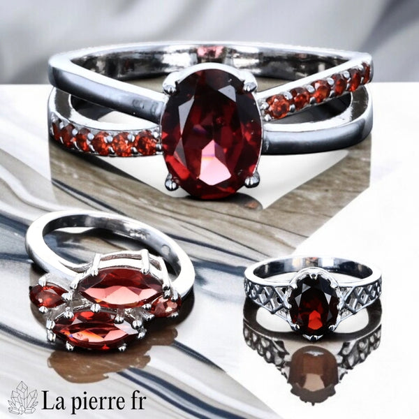 Aperçu de la collection de bagues en grenat rouge véritable et argent.