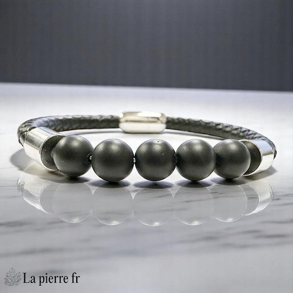 Bracelet homme cuir simple rang La Pierre Fr avec 5 perles Onyx Noir 8mm, fermoir acier, symbole de force et protection.