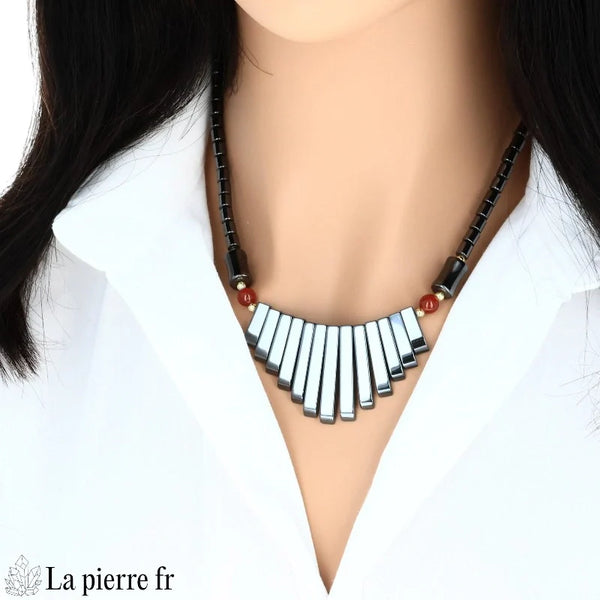 Collier Cléopùtre : perles Hématite (protection, ancrage) et Cornaline (vitalité). Bijou fait main.