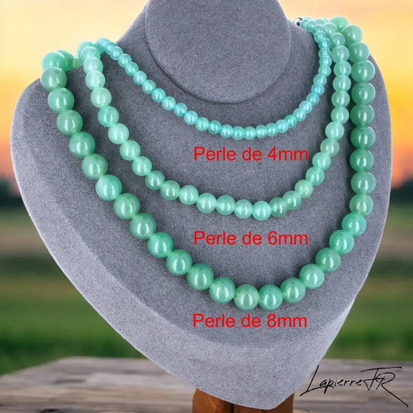 Détail du collier en pierre naturelle d’Aventurine Verte, bijou de lithothérapie pour femme, véritable pierre verte en perles rondes.