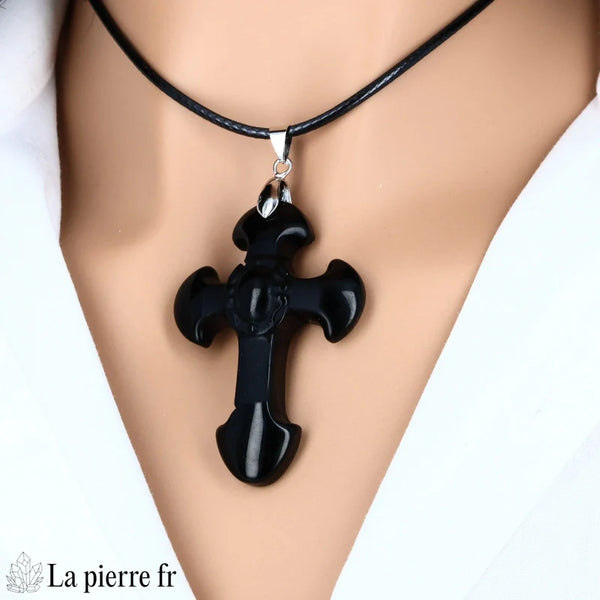 Pendentif Croix en Obsidienne Noire, une pierre de protection et d'ancrage