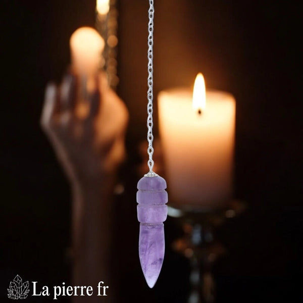 Pendule de radiesthésie en forme égyptienne, taillé dans une shungite noire protectrice