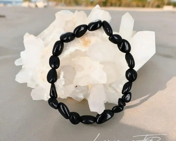 Bracelet chakra racine : signification, vertus & pierres associées