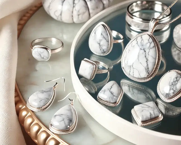 Bijoux en howlite blanche naturelle : colliers, pendentifs et perles veinees de gris — La Pierre FR