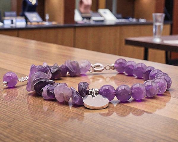 Bracelet pierre violette : signification, vertus & bienfaits