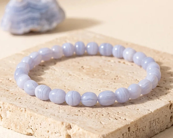 Calcédoine bleue naturelle, pierres roulées et bracelets bleu lavande