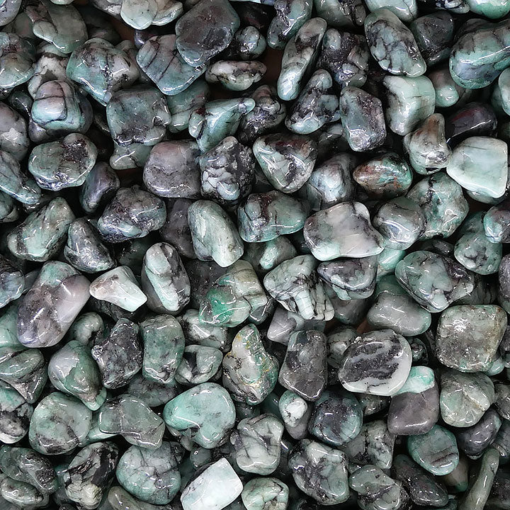 Émeraude : Histoire, Vertus et Bienfaits en Lithothérapie