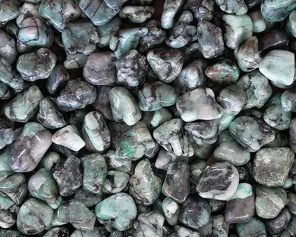 Émeraude : Histoire, Vertus et Bienfaits en Lithothérapie