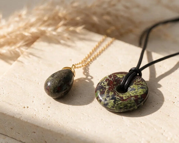 Jaspe sang de dragon naturel vert et rouge, pendentifs en pierre