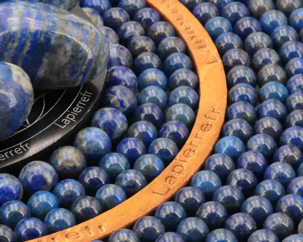Malachite verte et lapis-lazuli bleu, comparatif de deux pierres emblématiques - La Pierre FR