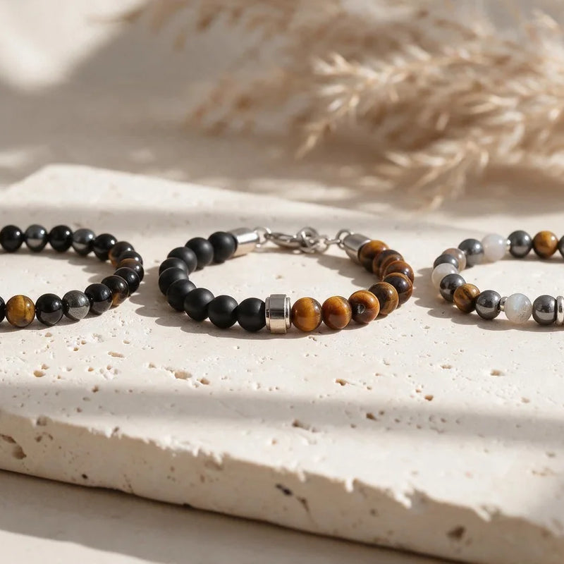 Bracelet homme en pierre naturelle, sur travertin