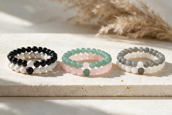 Bracelets de couple en pierre naturelle, sur travertin
