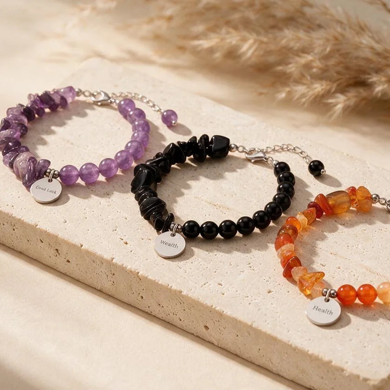 Bracelets DUO®, pierre baroque et perles 6 mm, sur travertin
