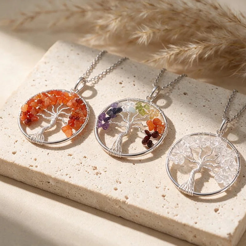 Pendentif arbre de vie en pierre naturelle, sur travertin