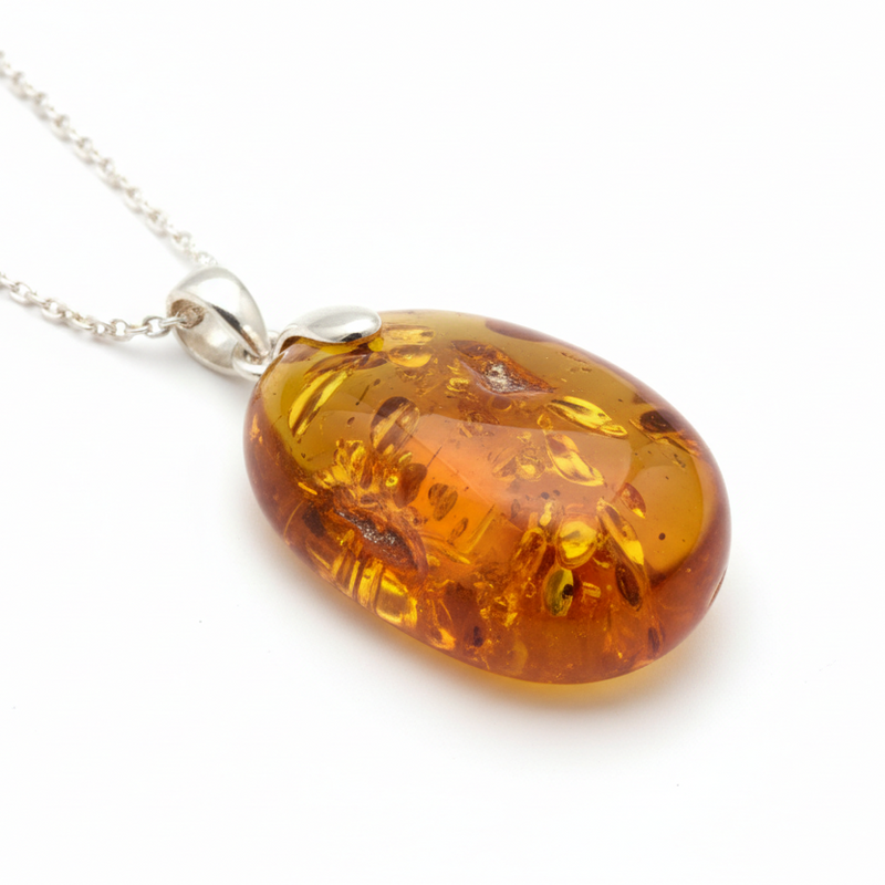 collection de pendentifs en ambre nature