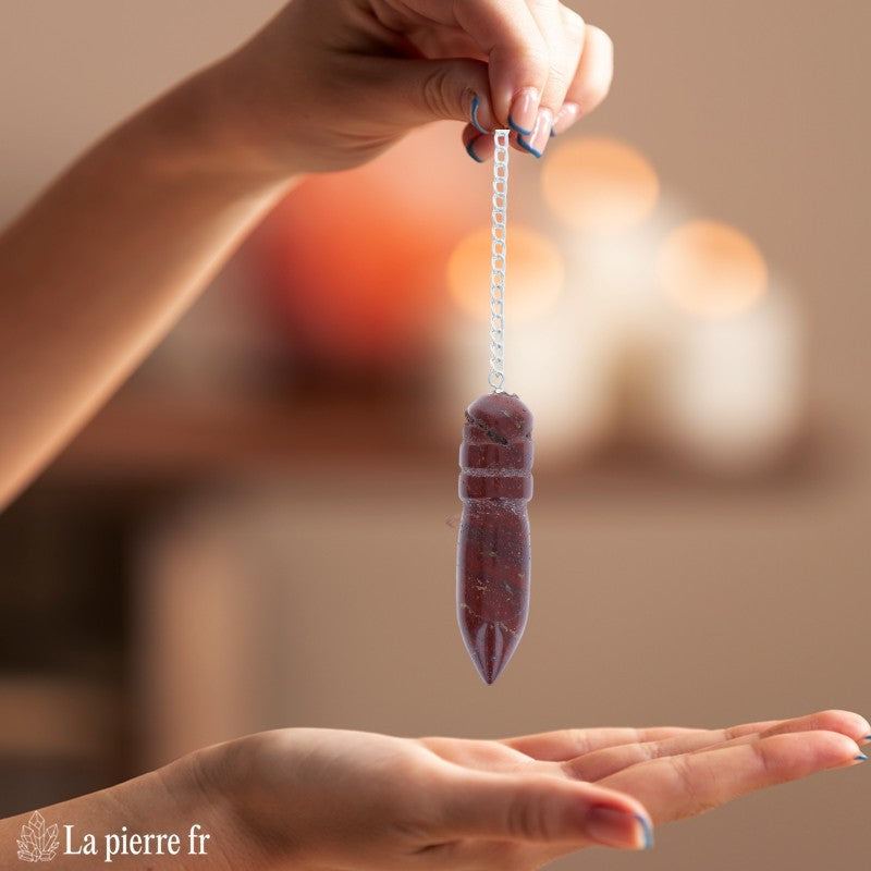pendule égyptien en pierre naturelle : lignes sacrées, stabilité et lecture précise. Idéal pour radiesthésie, méditation et harmonisation énergétique.