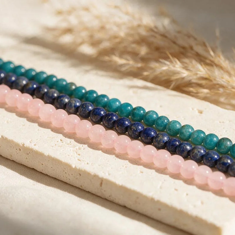 Perles en pierre naturelle pour bijoux, sur travertin