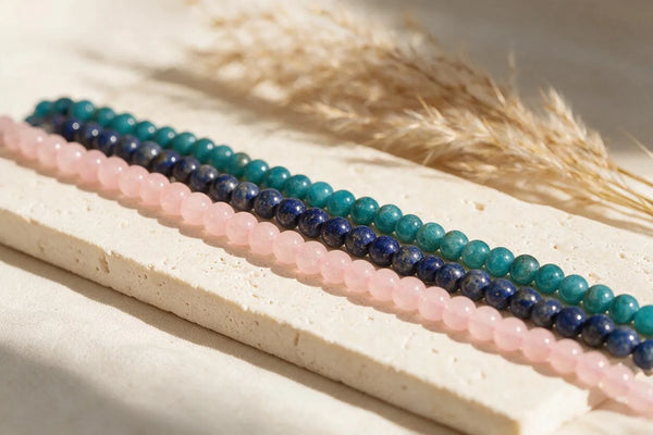 Perles en pierre naturelle pour bijoux, sur travertin