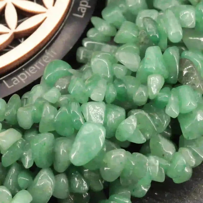 Perles Aventurine Verte en pierre naturelle baroque sur fil de 36 cm pour la création de bijoux
