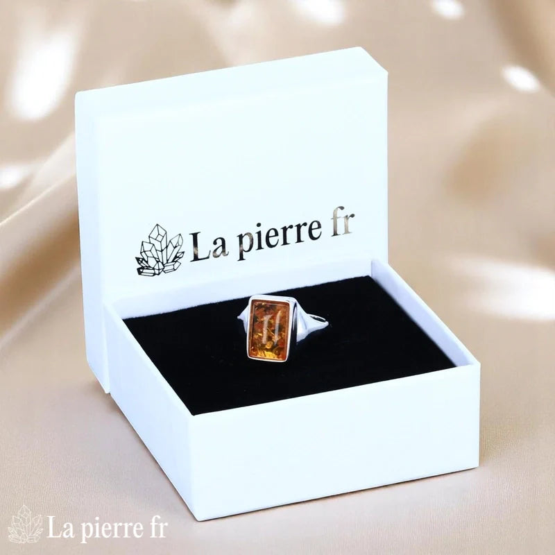 bague-classique-ambre-signature-rectangulaire-grande