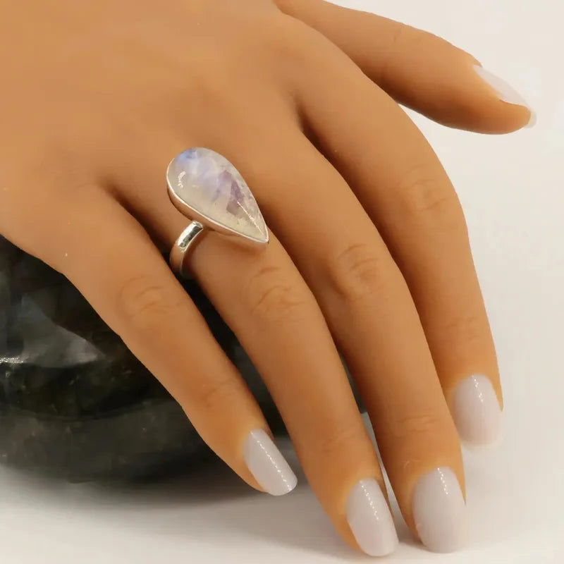 Bague pierre de lune arc-en-ciel sur argent, cabochon 25x13 mm du Sri Lanka