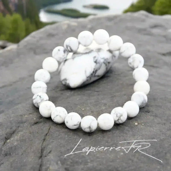 Bracelet pierre naturelle en Howlite Blanche véritable, bijou de lithothérapie blanc marbré pour le calme intérieur, la sérénité et la patience. Bracelet sur mesure pour femme et homme – La Pierre FR.