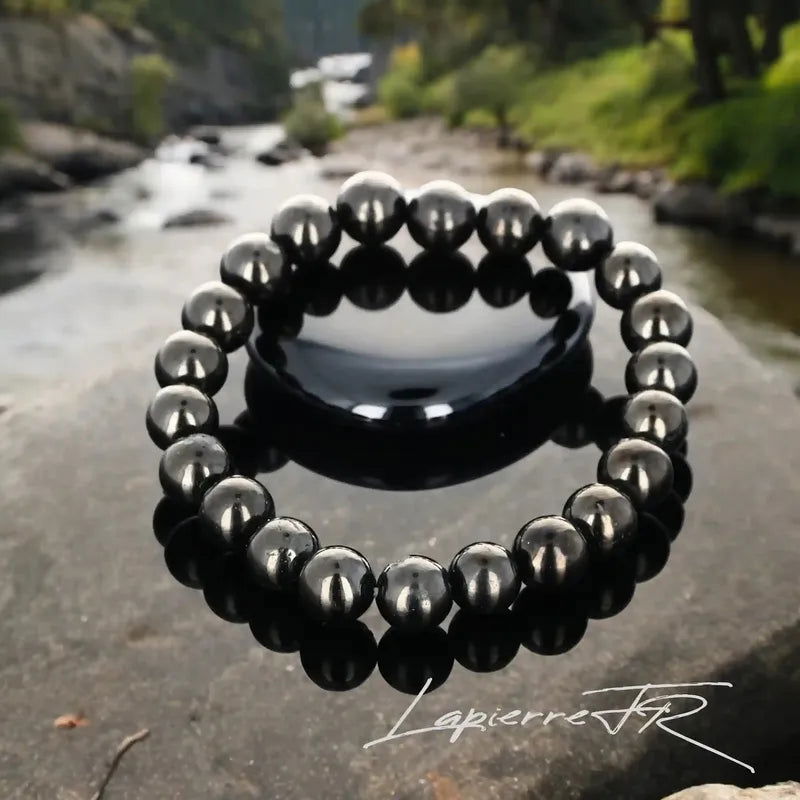 Bracelet pierre naturelle en Jais véritable, bijou de lithothérapie noir profond pour la protection, la sérénité et l’ancrage. Bracelet sur mesure pour femme et homme – La Pierre FR.