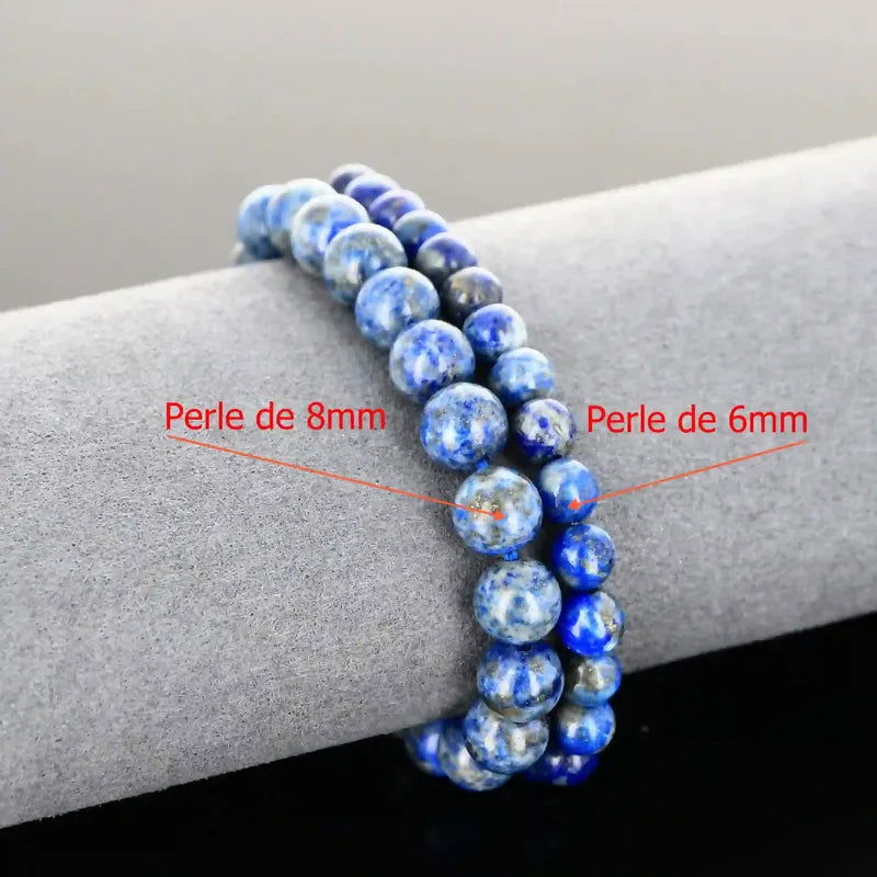 Détail perles bleues profondes du bracelet pierre naturelle Lapis Lazuli véritable. Qualité lithothérapie pour intuition et clarté mentale.