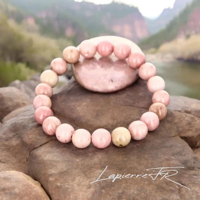 Bracelet pierre naturelle en Rhodonite Rose véritable, bijou de lithothérapie rose pour l’équilibre émotionnel, la douceur et l’harmonie du cœur. Bracelet sur mesure pour femme et homme – La Pierre FR.