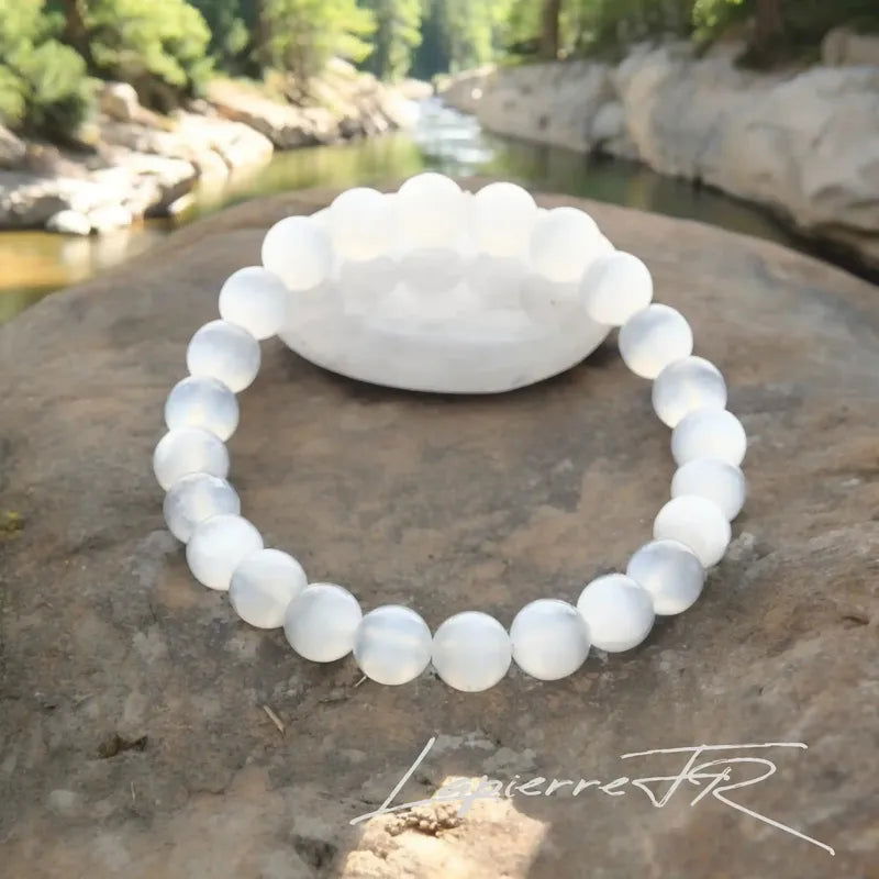 Bracelet pierre naturelle en Sélénite véritable, bijou de lithothérapie blanche pour la pureté, la clarté d’esprit et la lumière intérieure. Bracelet sur mesure pour femme et homme – La Pierre FR.