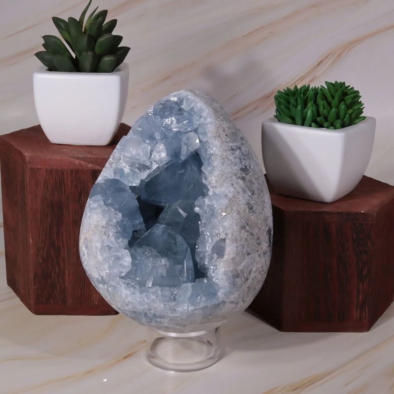 Détail des cristaux de Célestite bleu pâle de Madagascar, minéral naturel pour décoration et lithothérapie