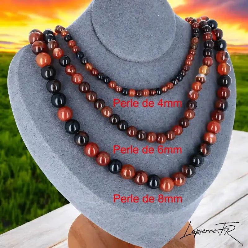 Collier Agate Rubanée, bijou femme en pierre naturelle, perles rondes aux reflets doux et veinés, favorisant la sérénité, la confiance et l’ancrage émotionnel.
