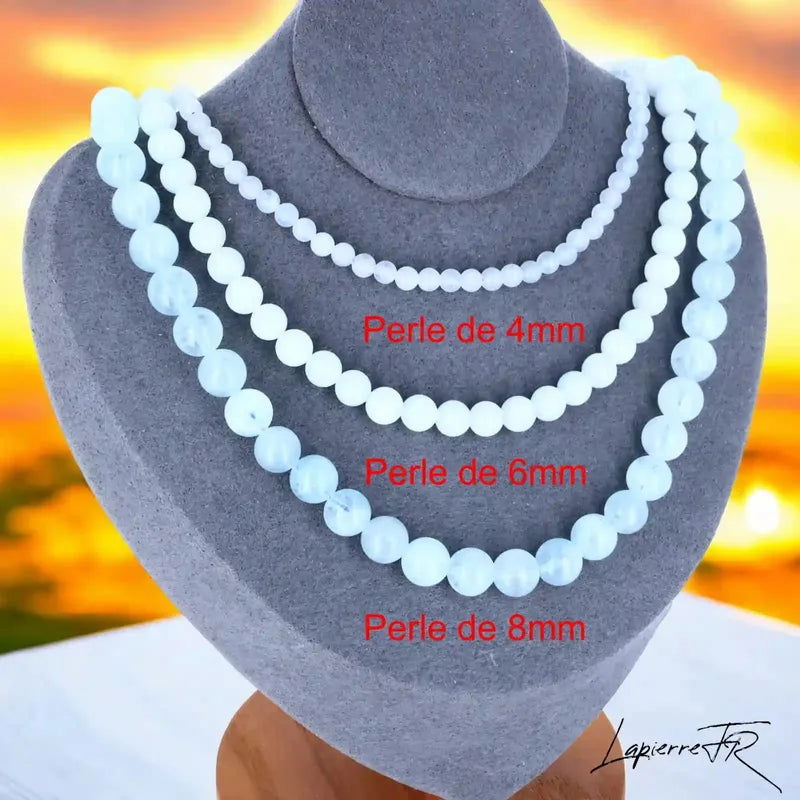 Collier Aigue-Marine, bijou femme en pierre naturelle, perles rondes bleu clair, favorisant la paix intérieure, l’expression sincère et la confiance émotionnelle.