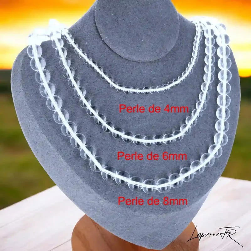 Collier Cristal de Roche, bijou femme en pierre naturelle, perles rondes translucides, favorisant la concentration, la vitalité et l’harmonie intérieure.