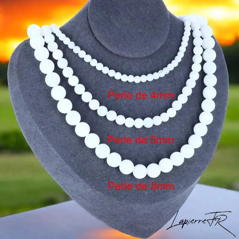 Collier Pierre de Lune, bijou femme en pierre naturelle, perles rondes lumineuses, favorisant la douceur, la sensibilité et l’harmonie intérieure.