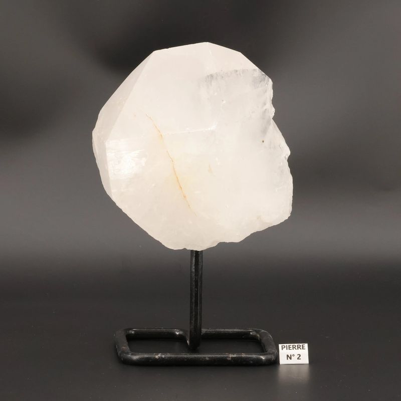 Détail du Cristal de Roche du Brésil, pierre naturelle transparente d'amplification