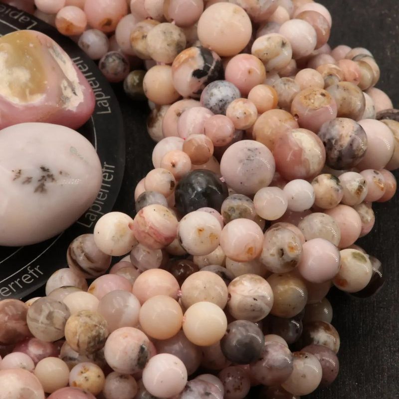 Détail des perles d'Opale Rose naturelle, gemmes roses pour bracelet de lithothérapie