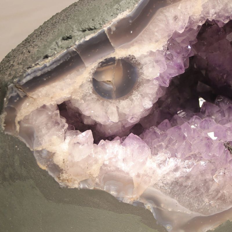 Géode Améthyste à poser d'Uruguay - La Pierre FR
