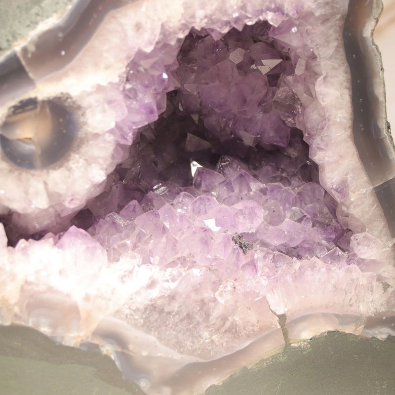 Géode Améthyste à poser d'Uruguay - La Pierre FR