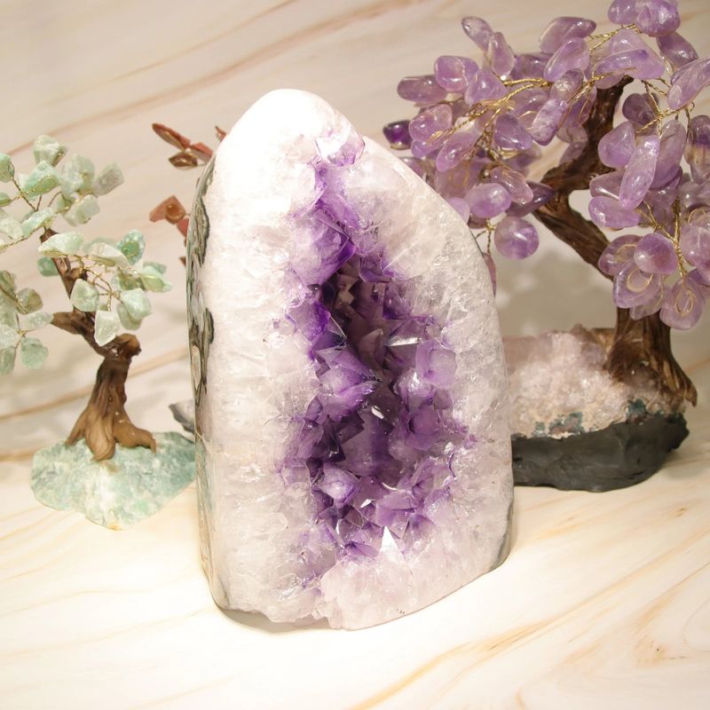 Géode Améthyste d'Uruguay - La Pierre FR