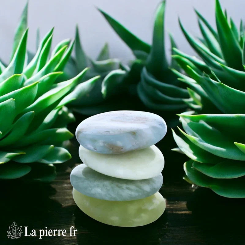 Vue du galet plat de Jade Vert, pierre naturelle de confiance