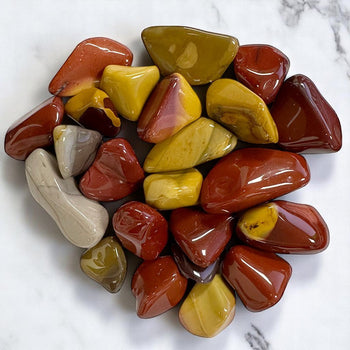 Pierres roulées en jaspe mokaite d’Australie – La Pierre FR, pierre naturelle de vitalité, ancrage et confiance en soi.