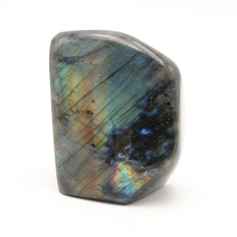 Labradorite de Madagascar aux reflets irisés, pierre naturelle décorative de collection