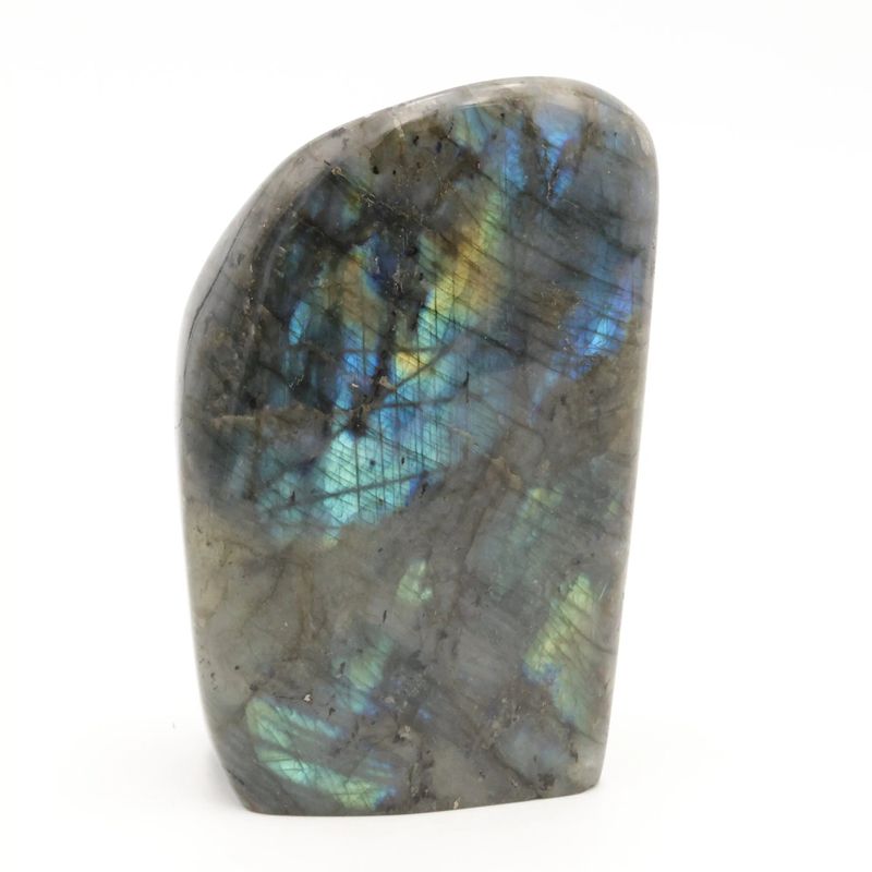 Labradorite de Madagascar aux reflets irisés, pierre naturelle décorative de collection