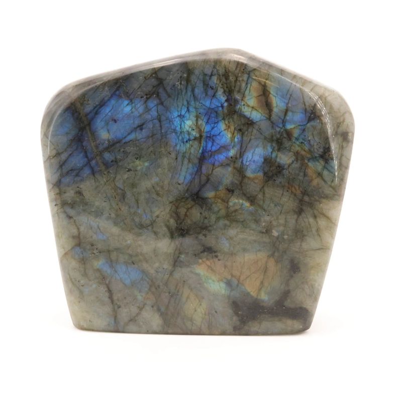 Détail des éclats labradorescents de la Labradorite de Madagascar, minéral naturel poli
