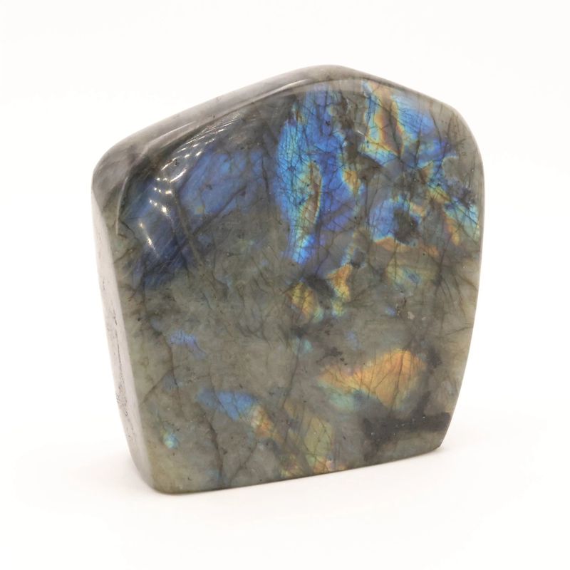 Labradorite de Madagascar aux reflets irisés, pierre naturelle décorative de collection