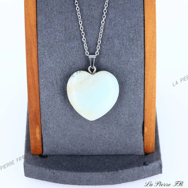 Détail du pendentif cœur en Amazonite, pierre naturelle turquoise pour collier