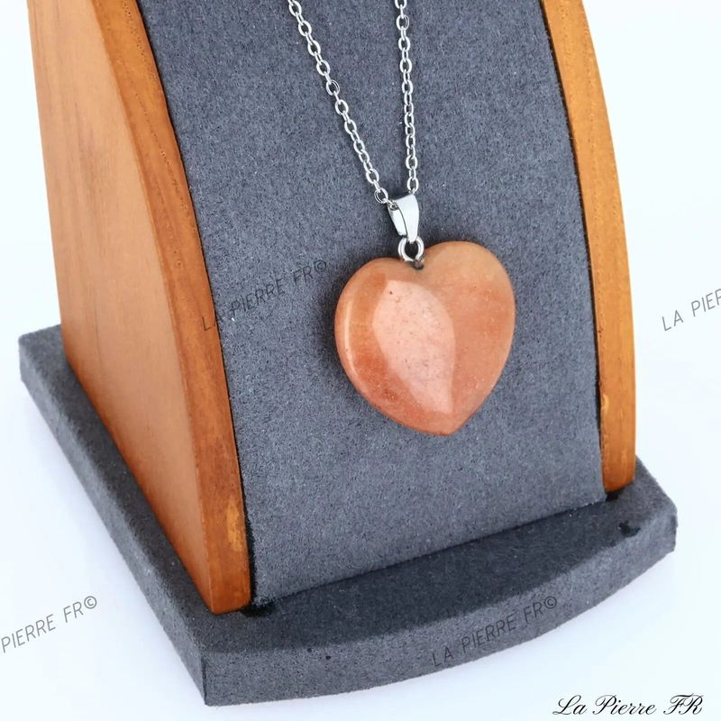Bijou en pierre naturelle : pendentif cœur aventurine orange.